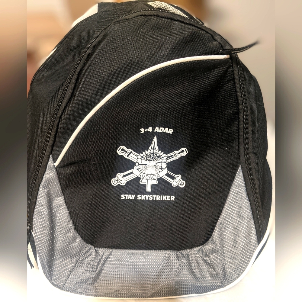 Leed's 3-4 Adar Audacia Stay Skystriker Backpack